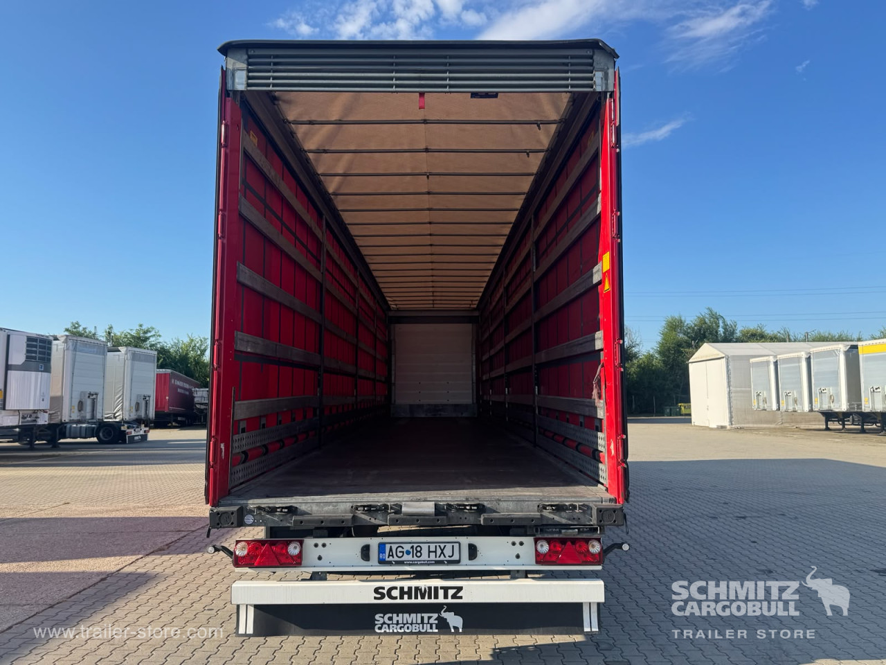 Schmitz Cargobull Curtainsider Mega 