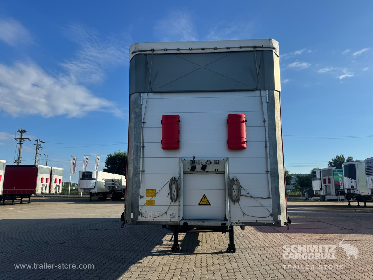 Schmitz Cargobull Curtainsider Mega 