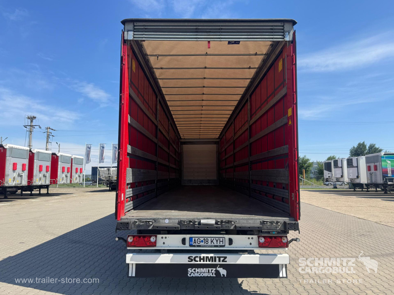 Schmitz Cargobull Curtainsider Mega 
