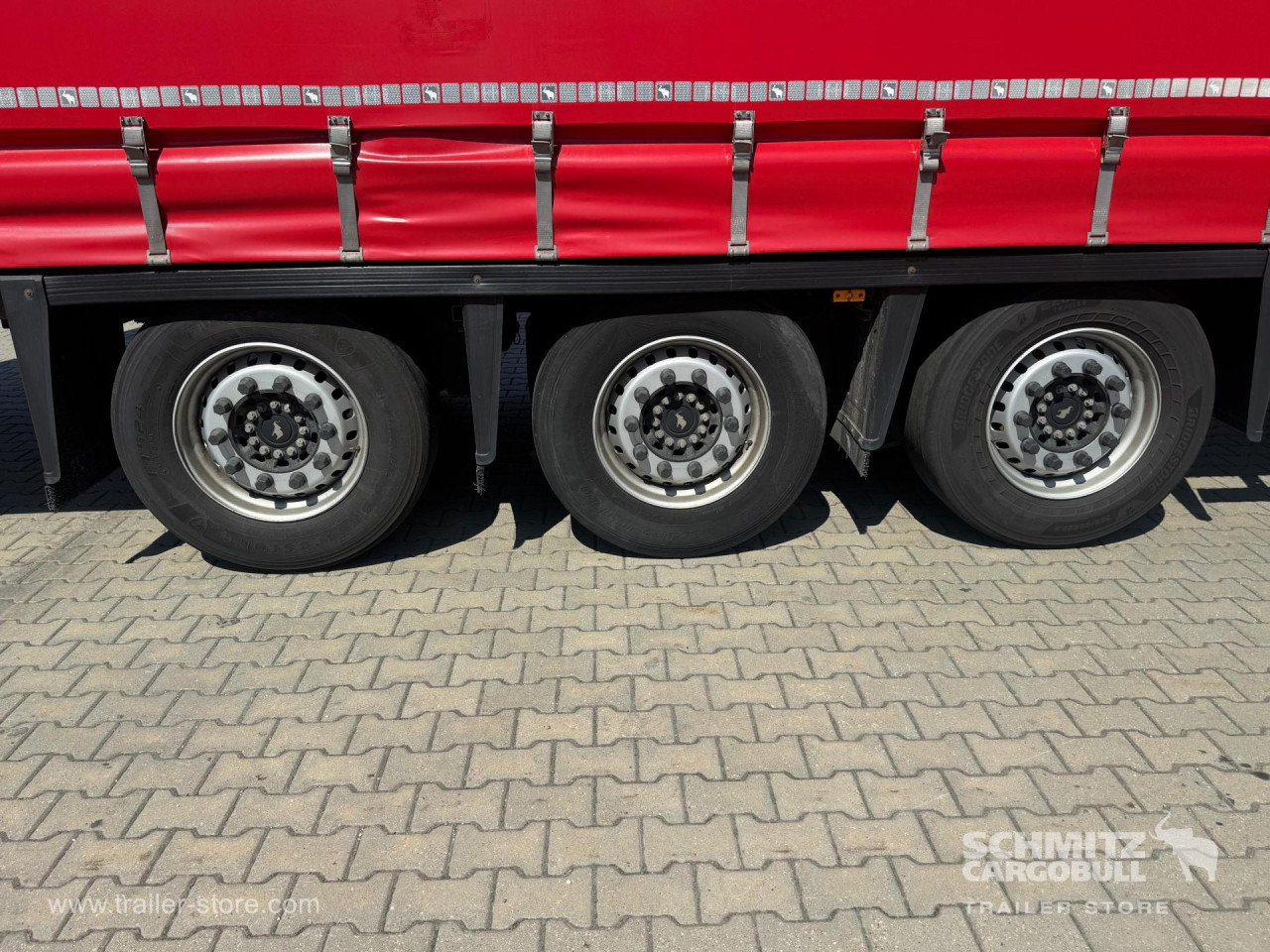 Schmitz Cargobull Curtainsider Mega 