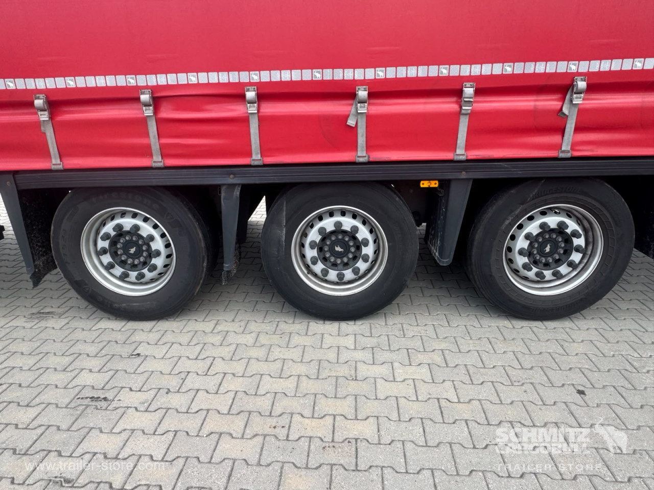 Schmitz Cargobull Curtainsider Mega 