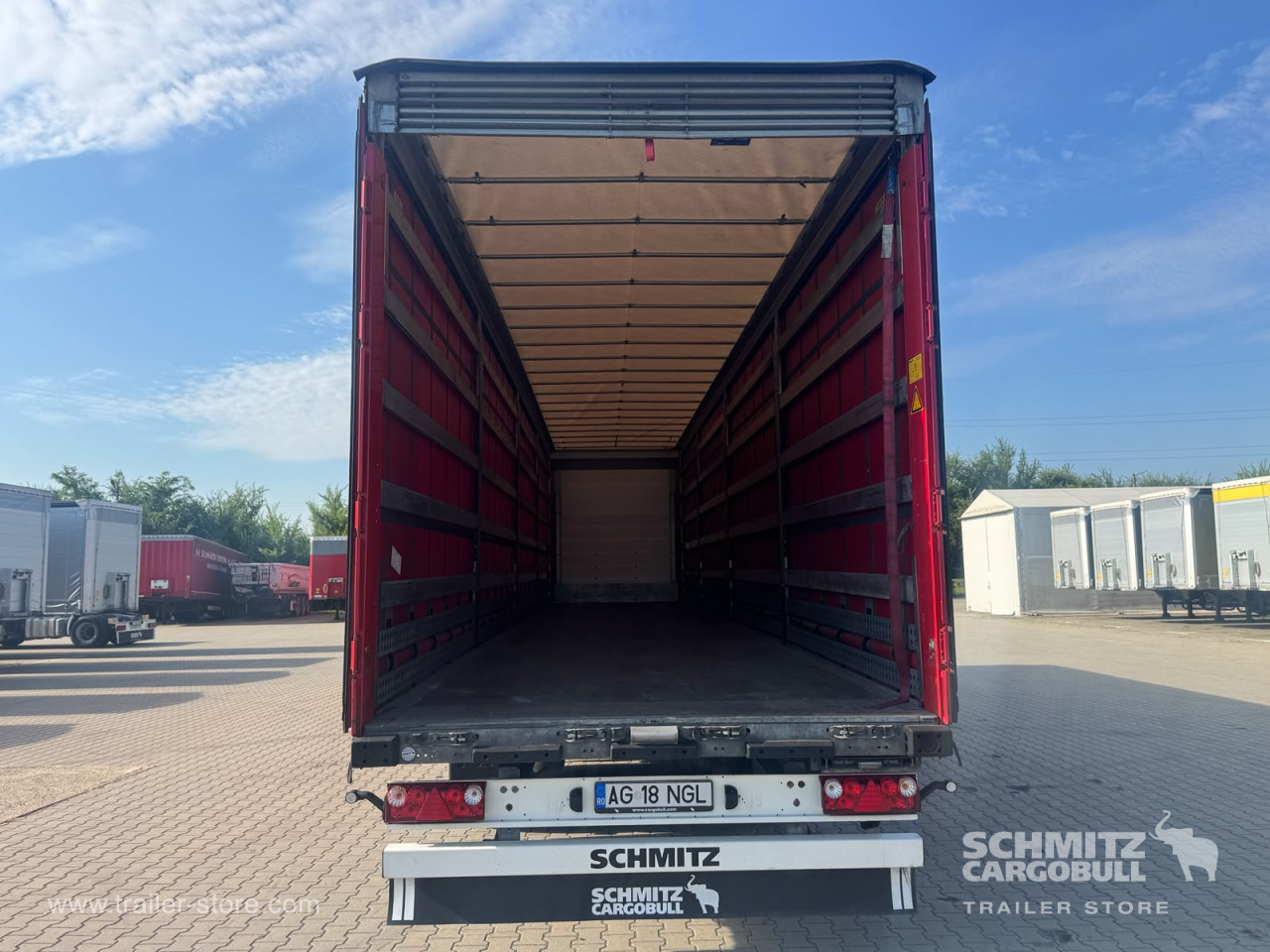 Schmitz Cargobull Curtainsider Mega 
