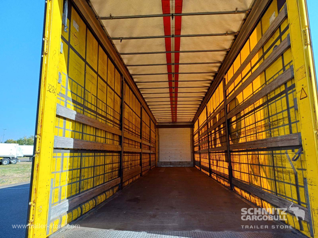 Schmitz Cargobull Curtainsider Mega 