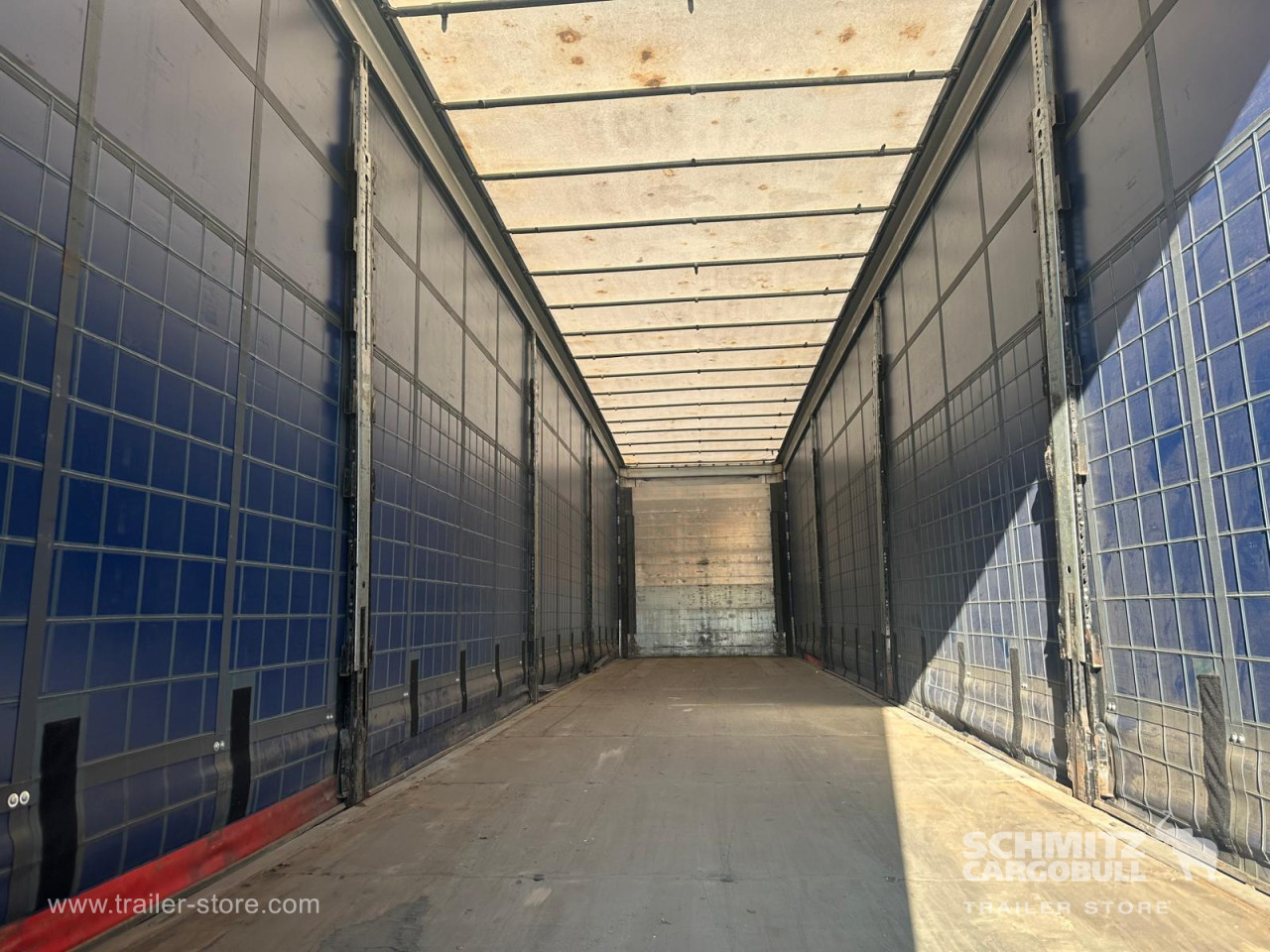 Schmitz Cargobull Semitrailer Curtainsider Mega 