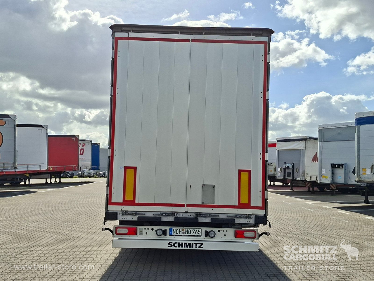 Schmitz Cargobull Curtainsider Mega 