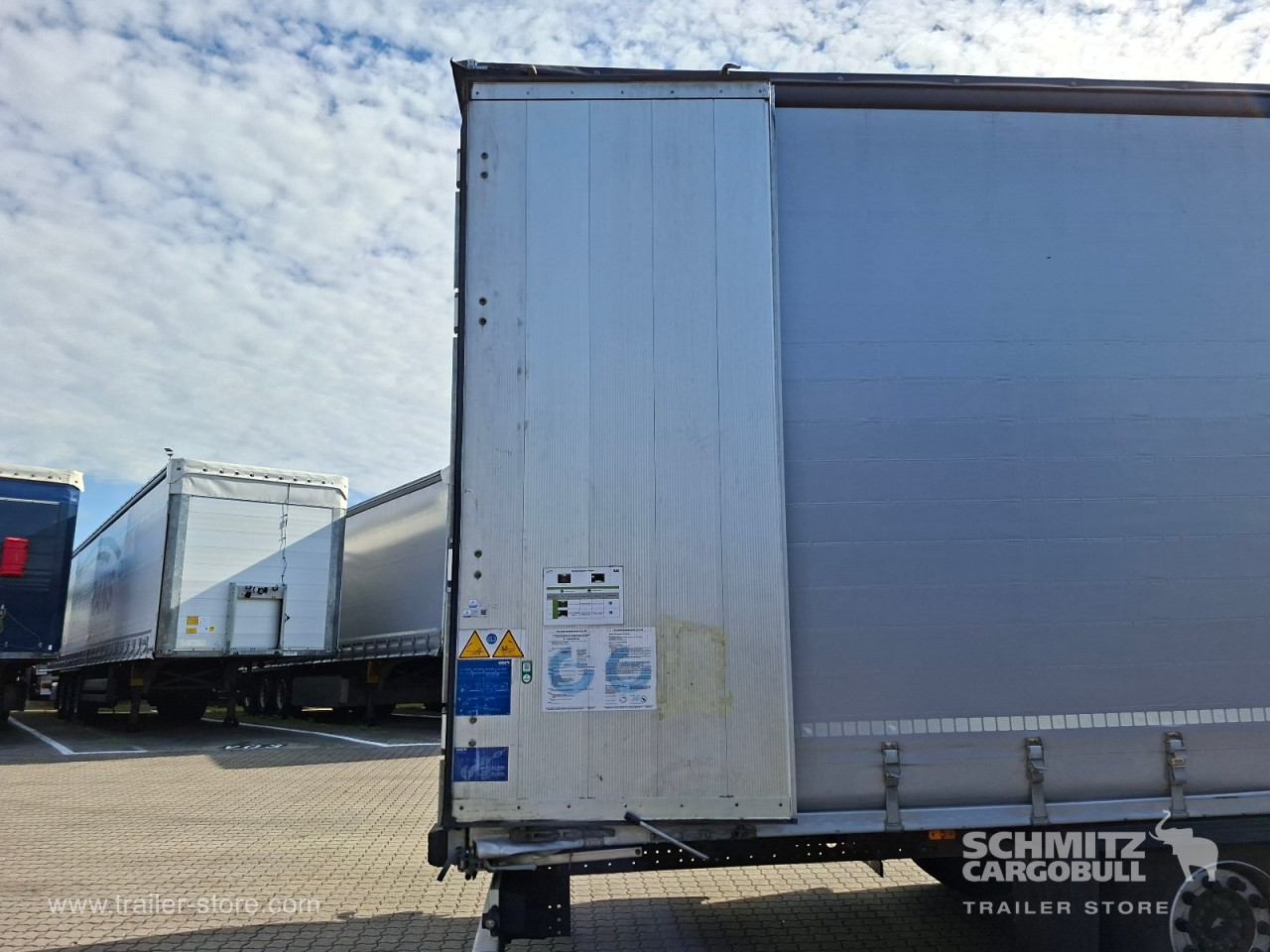 Schmitz Cargobull Curtainsider Mega 