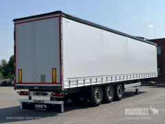 Schmitz Cargobull Curtainsider Standard Getränke 