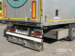 Schmitz Cargobull Curtainsider Standard Getränke 