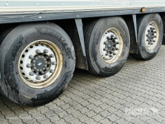 Schmitz Cargobull Tiefkühler Multitemp Doppelstock Trennwand 