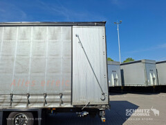 Schmitz Cargobull Curtainsider Coil Getränke 