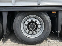 Schmitz Cargobull Curtainsider Mega Getränke 