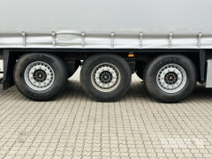 Schmitz Cargobull Curtainsider Standard Getränke 