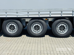 Schmitz Cargobull Curtainsider Standard Getränke 