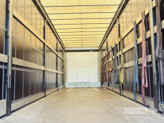 Schmitz Cargobull Curtainsider Standard Getränke 