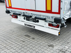 Schmitz Cargobull Curtainsider Mega Getränke 