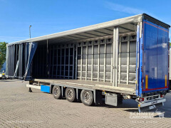 Schmitz Cargobull Curtainsider Mega Getränke 