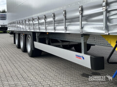 Schmitz Cargobull Curtainsider Mega Getränke 